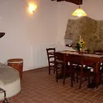 مزرعة للإقامة Molino Del Ponte *